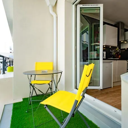 Bright New Studio With Balcony And Parking *