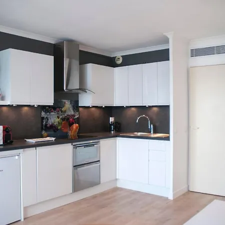 Bright New Studio With Balcony And Parking Исси-ле-Мулино