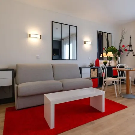 Bright New Studio With Balcony And Parking Исси-ле-Мулино