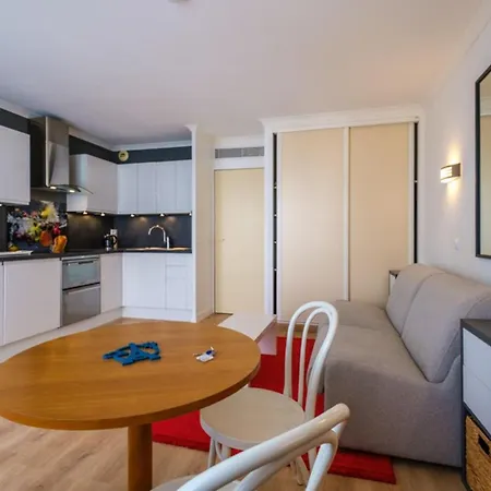 Bright New Studio With Balcony And Parking *