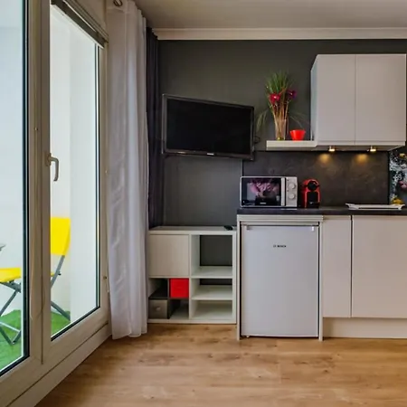 Bright New Studio With Balcony And Parking Апартаменты *